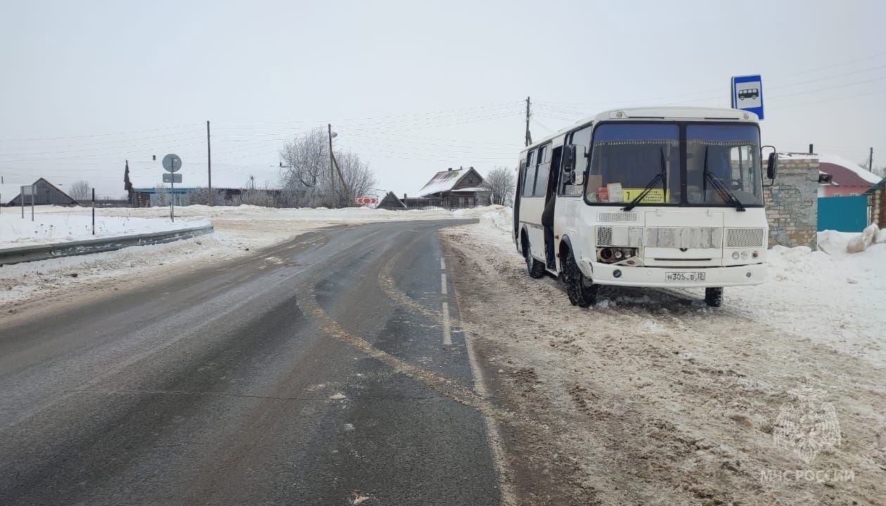 В Марий Эл пассажирский автобус попал в ДТП