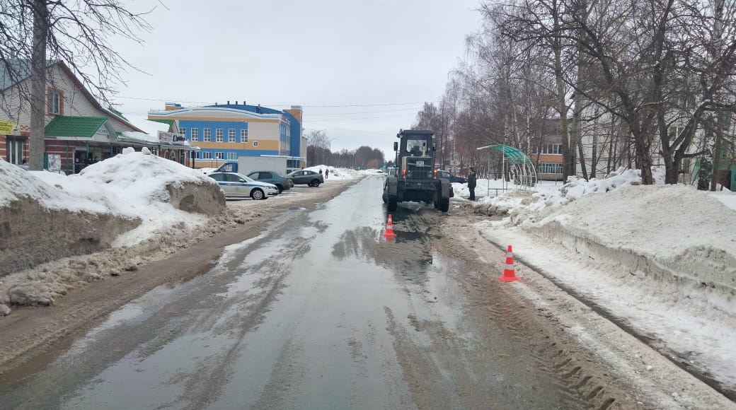 В посёлке Советский снегоуборочный трактор задавил женщину-пешехода