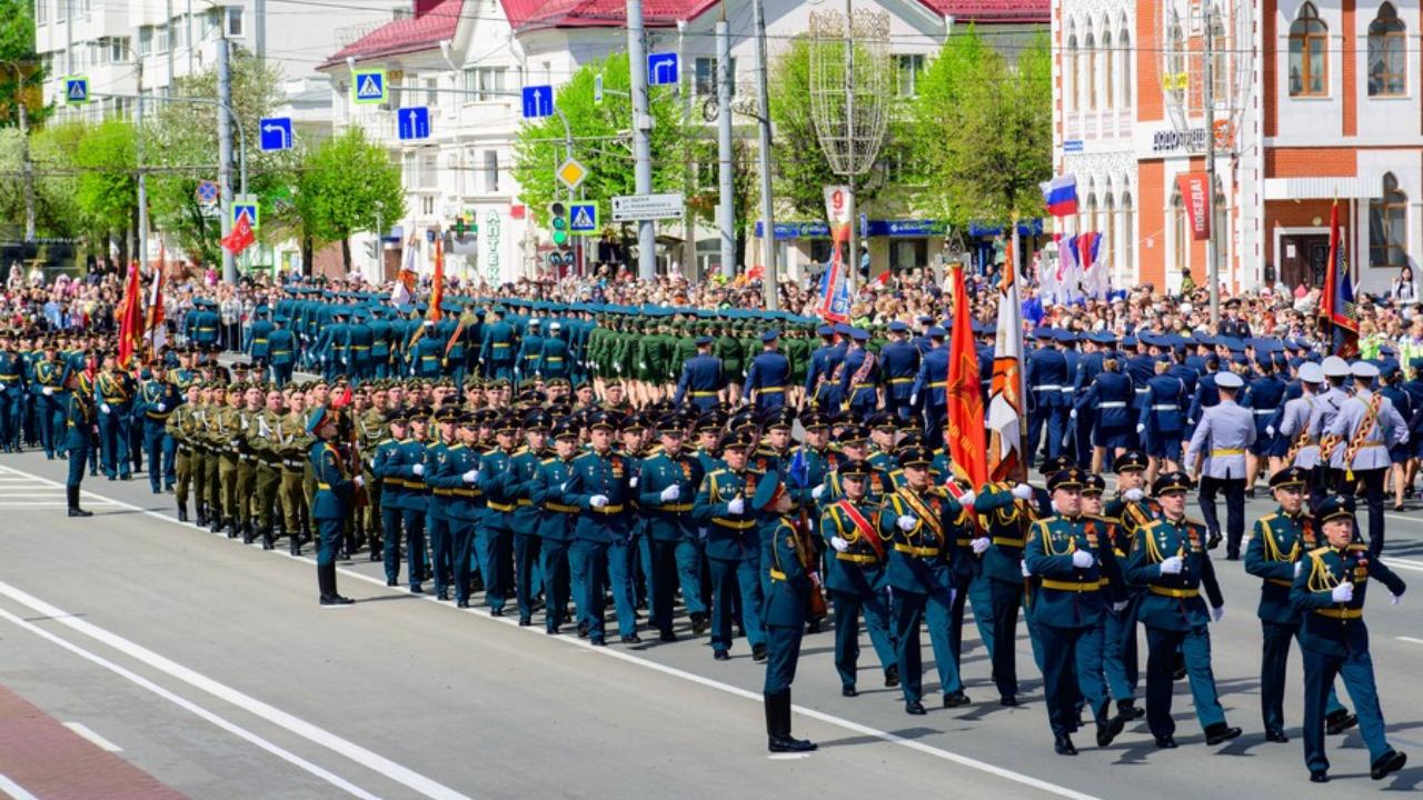 Парад Победы в Йошкар-Оле собрал несколько тысяч человек