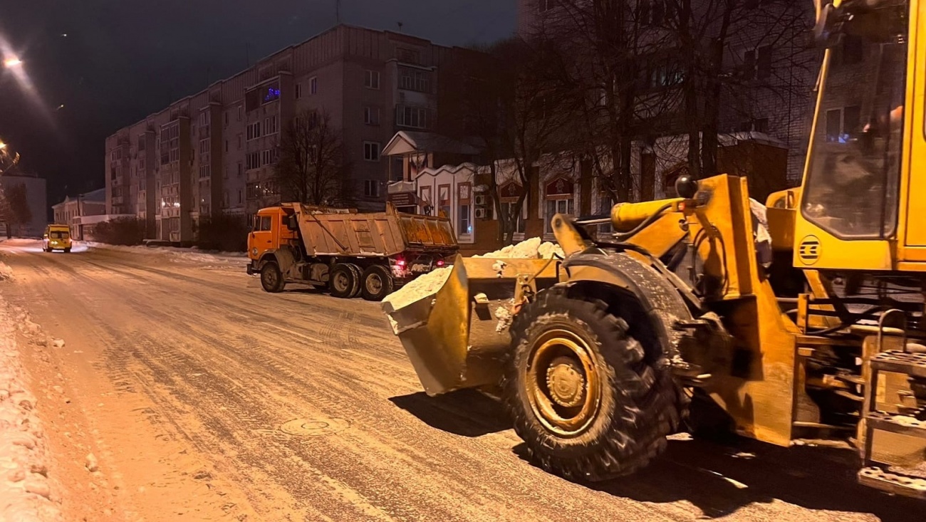 На улицы Йошкар-Олы выехало порядка 50 единиц спецтехники