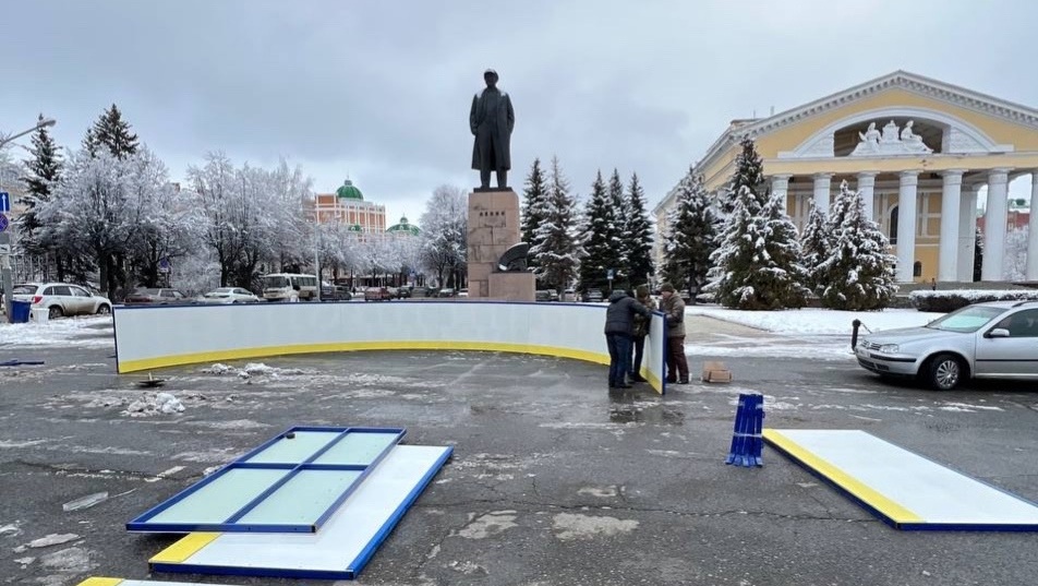 На центральной площади Йошкар-Олы оборудуют каток