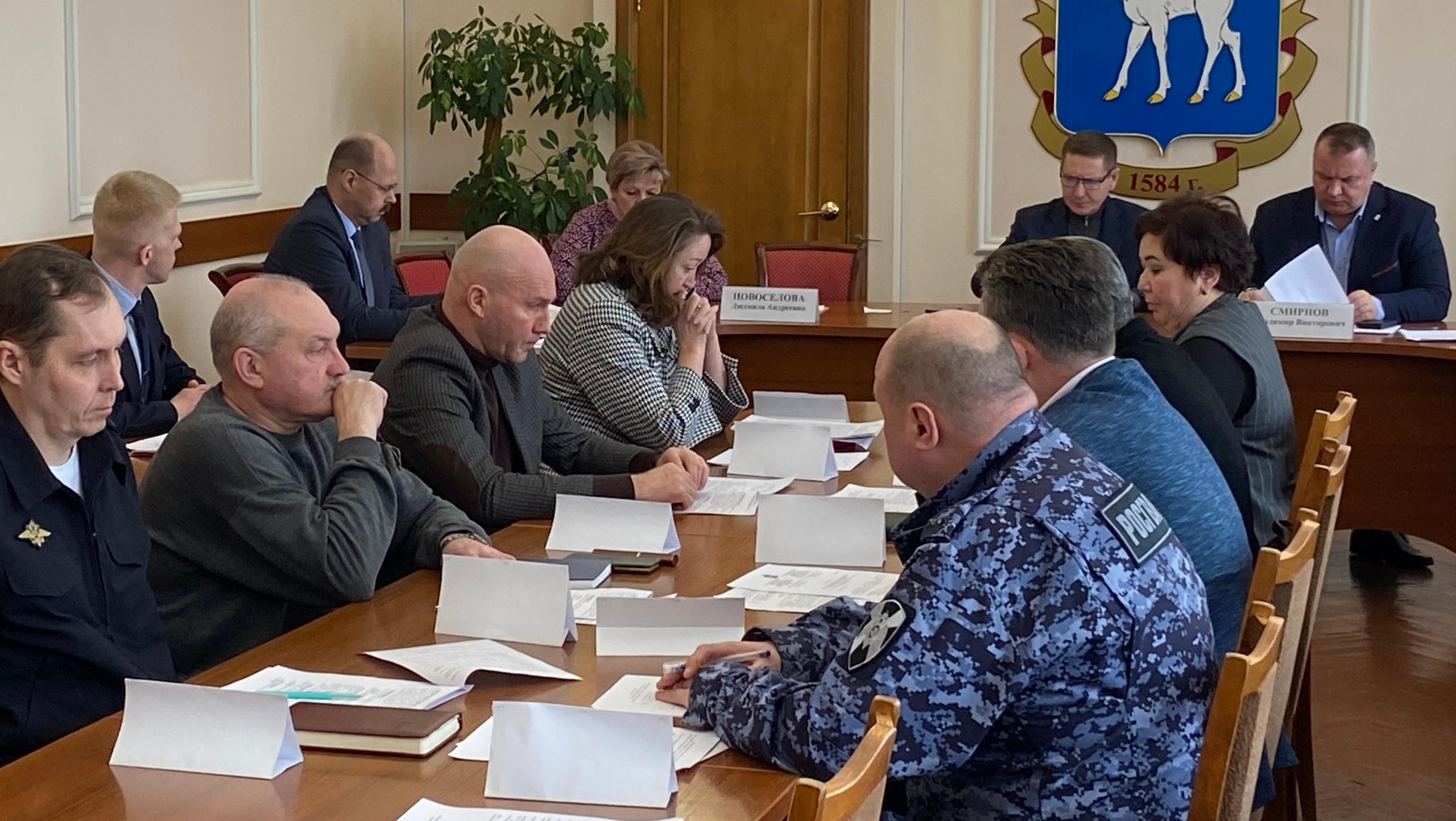 В Йошкар-Оле обсудили меры безопасности на объектах культуры и торговли