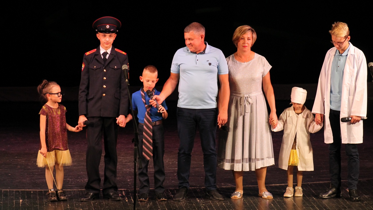 В конкурсе «Успешная семья Приволжья» победила семья из Марий Эл