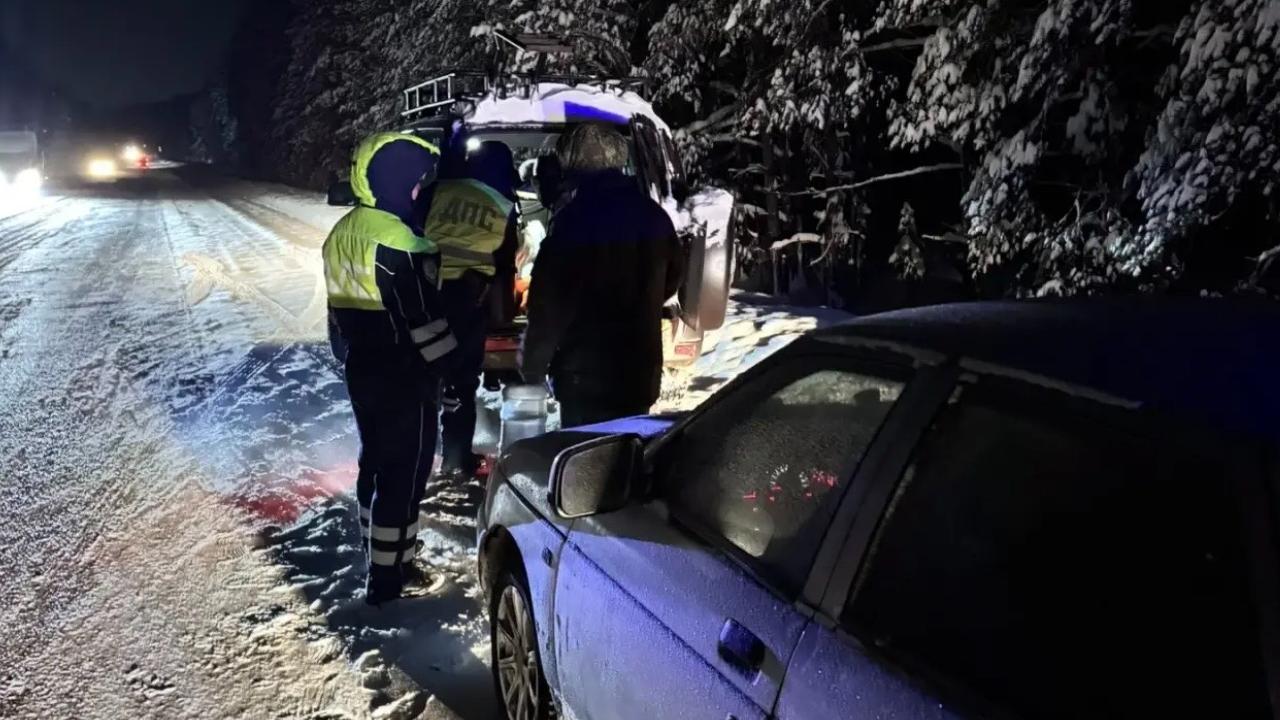 Помощь на дороге в Волжском районе понадобилась семье с ребёнком 