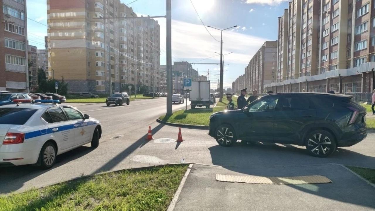 В Йошкар-Оле водитель Geely сбил двух женщин: у пешеходов тяжёлые травмы