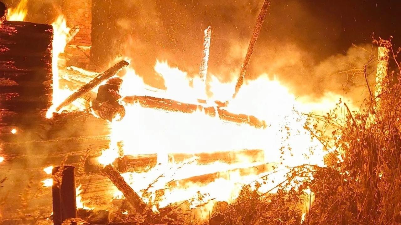 В Советском районе подожгли частное хозяйство 