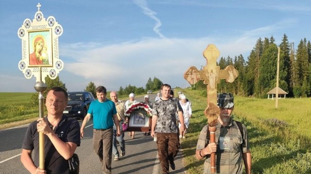 Крестный ход с Седмиезерной иконой переместился в Куженерский район