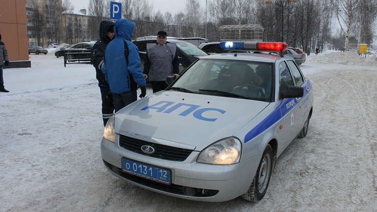 Не все водители Йошкар-Олы соблюдают права инвалидов на парковке