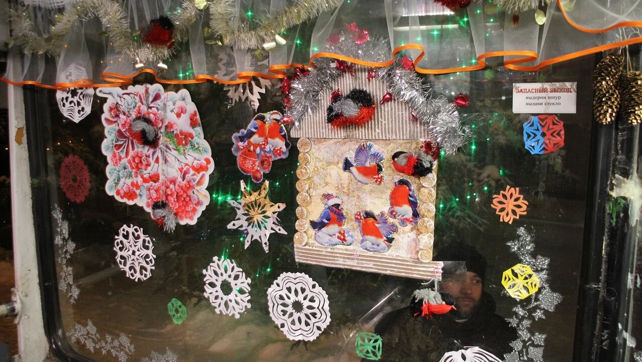 По Йошкар-Оле ездят новогодние троллейбусы