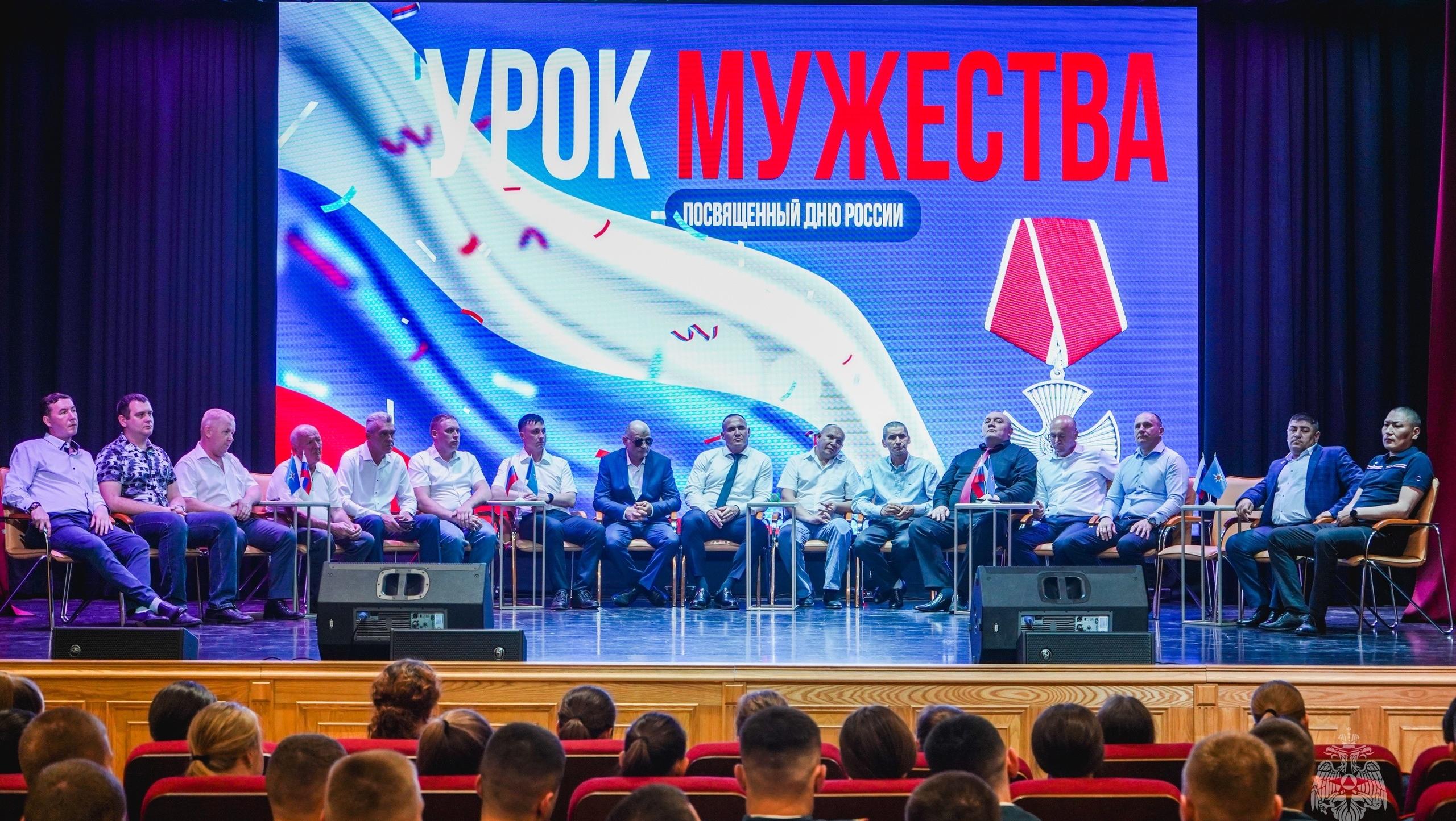 Пожарного 28-й ПСЧ из Куженера пригласили на урок мужества в Москву