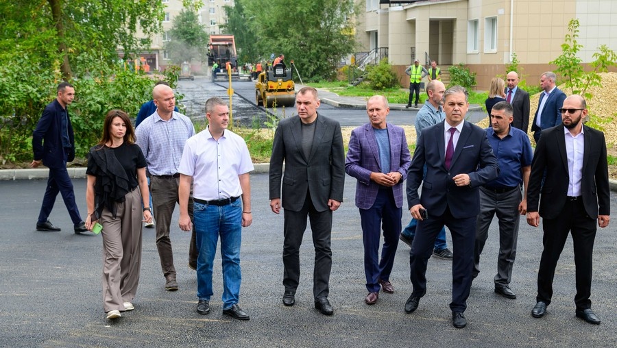 Юрий Зайцев проверил ремонт дворов и посетил центр «Беспилотные авиасистемы» в Йошкар-Оле