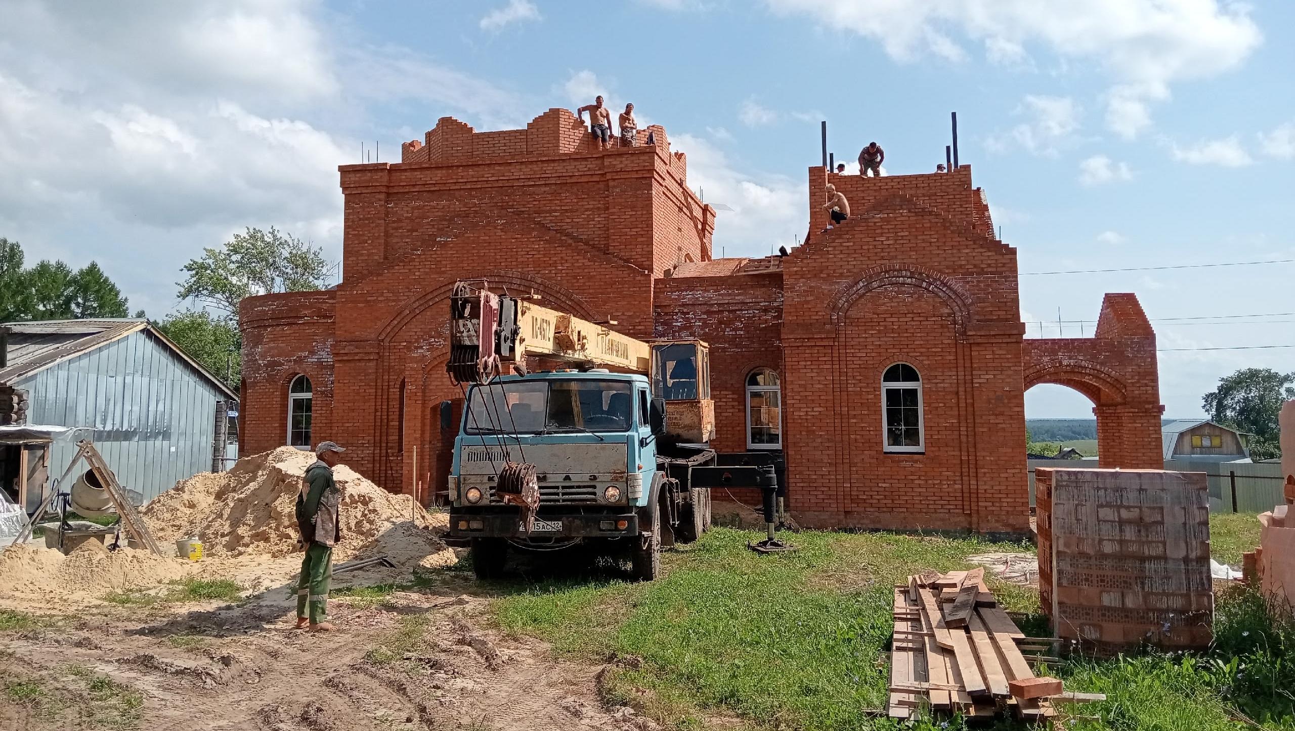 В Ронге на средства прихожан и благодателей возводят храм
