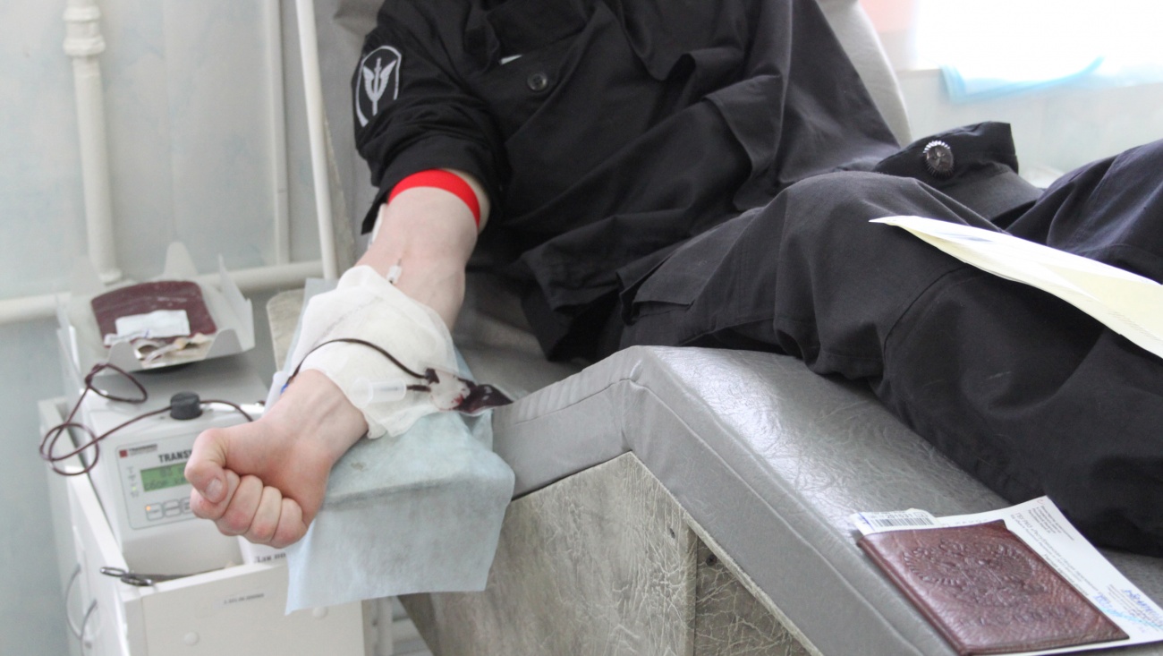 На станции переливания крови ждут доноров