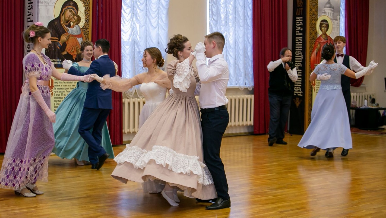 В Православном центре Йошкар-Олы прошёл межъепархиальный Сретенский бал