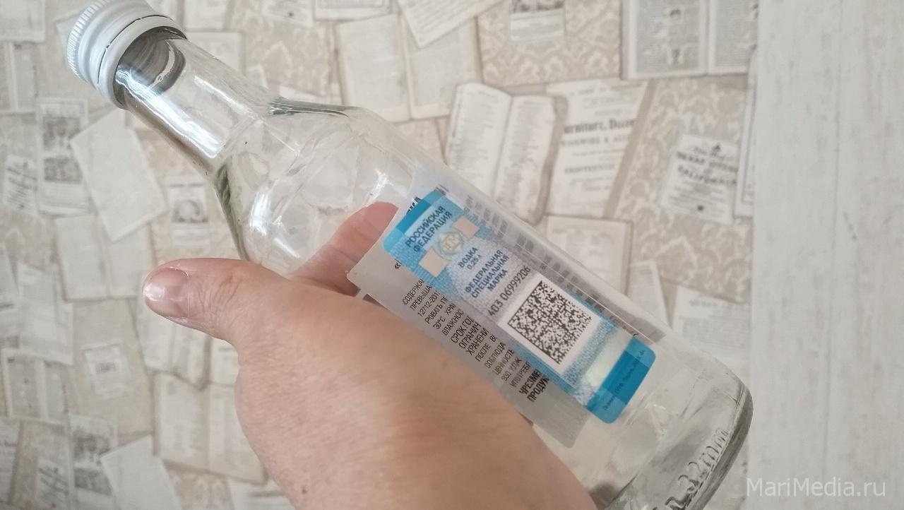 Росстандарт разрешил оставить в обороте «чекушки»