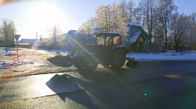 Водителей предупредили о скользких участках на «сухой» дороге в Марий Эл