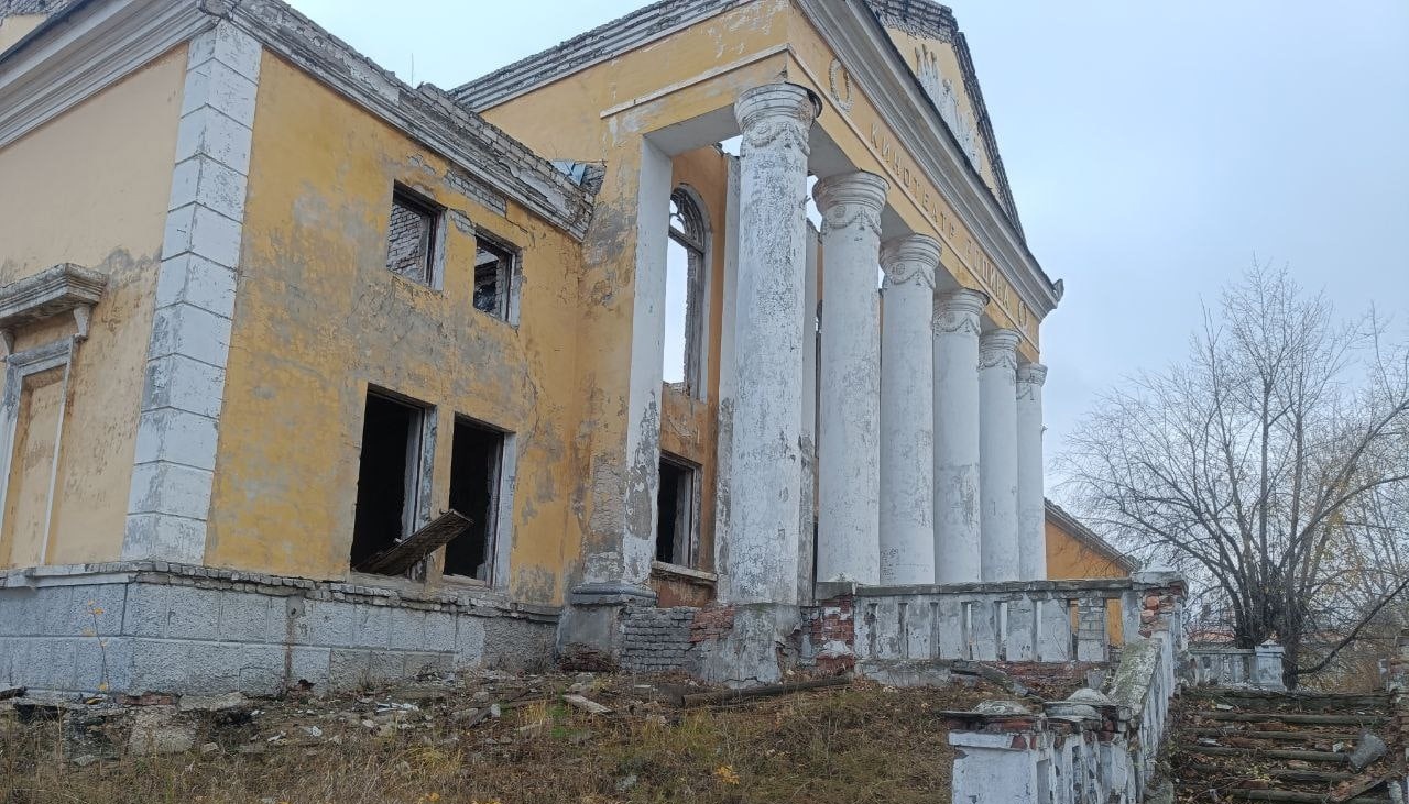 В Волжске началась реконструкция здания бывшего кинотеатра «Родина»