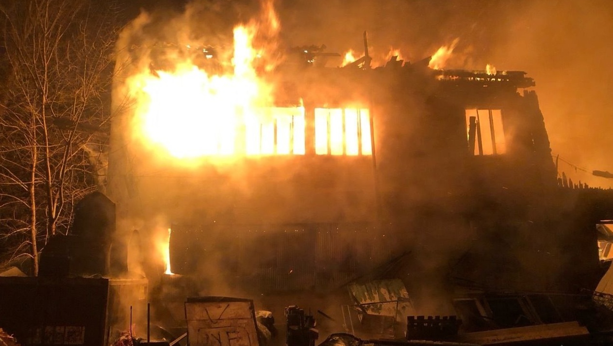 Ночью в Волжске произошёл сильный пожар