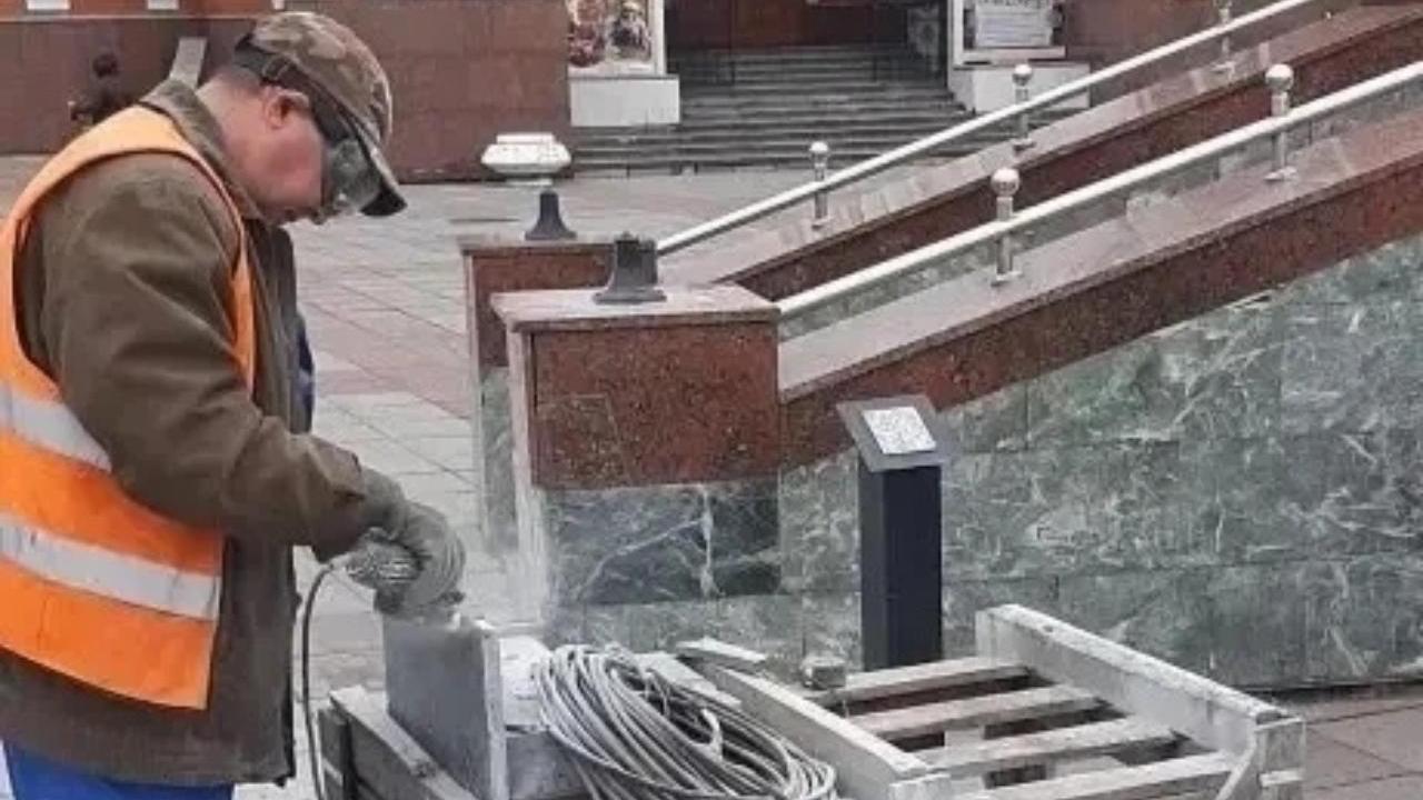 На набережной Йошкар-Олы починили плиточное покрытие