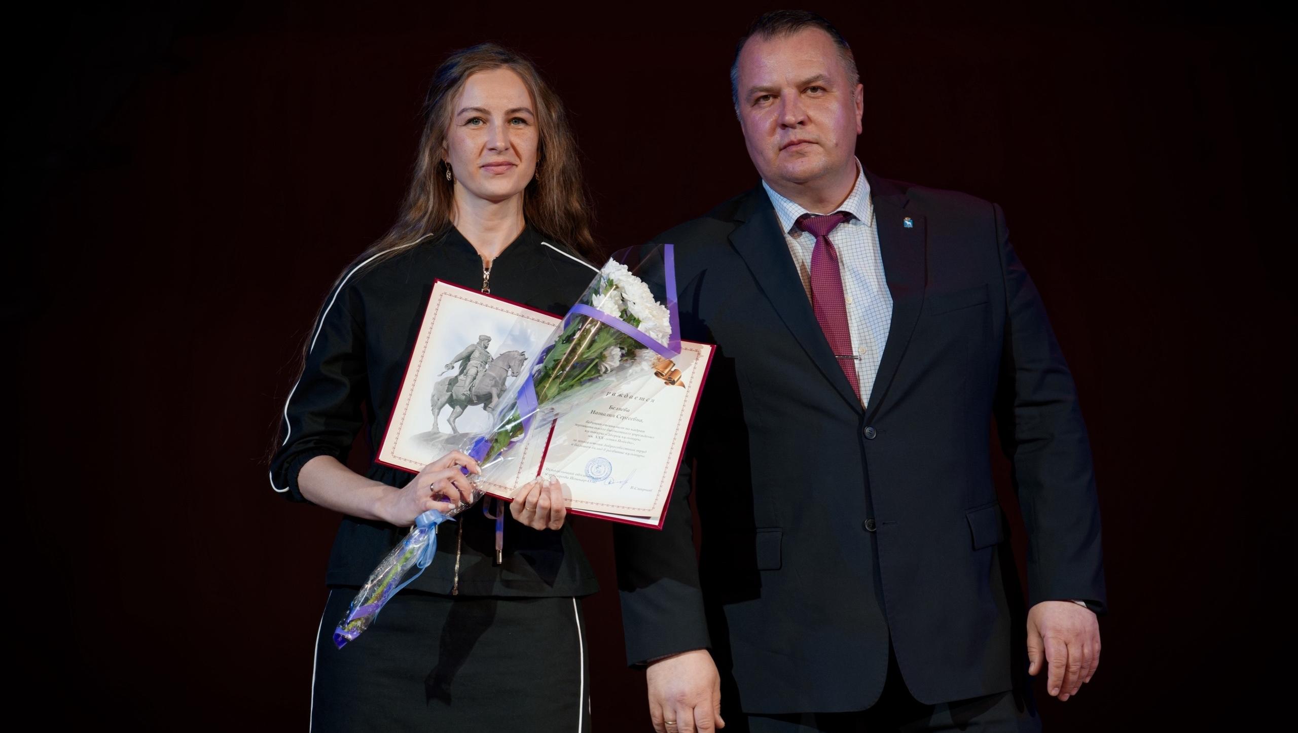 Владимир Смирнов поздравил работников культуры Йошкар-Олы с праздником