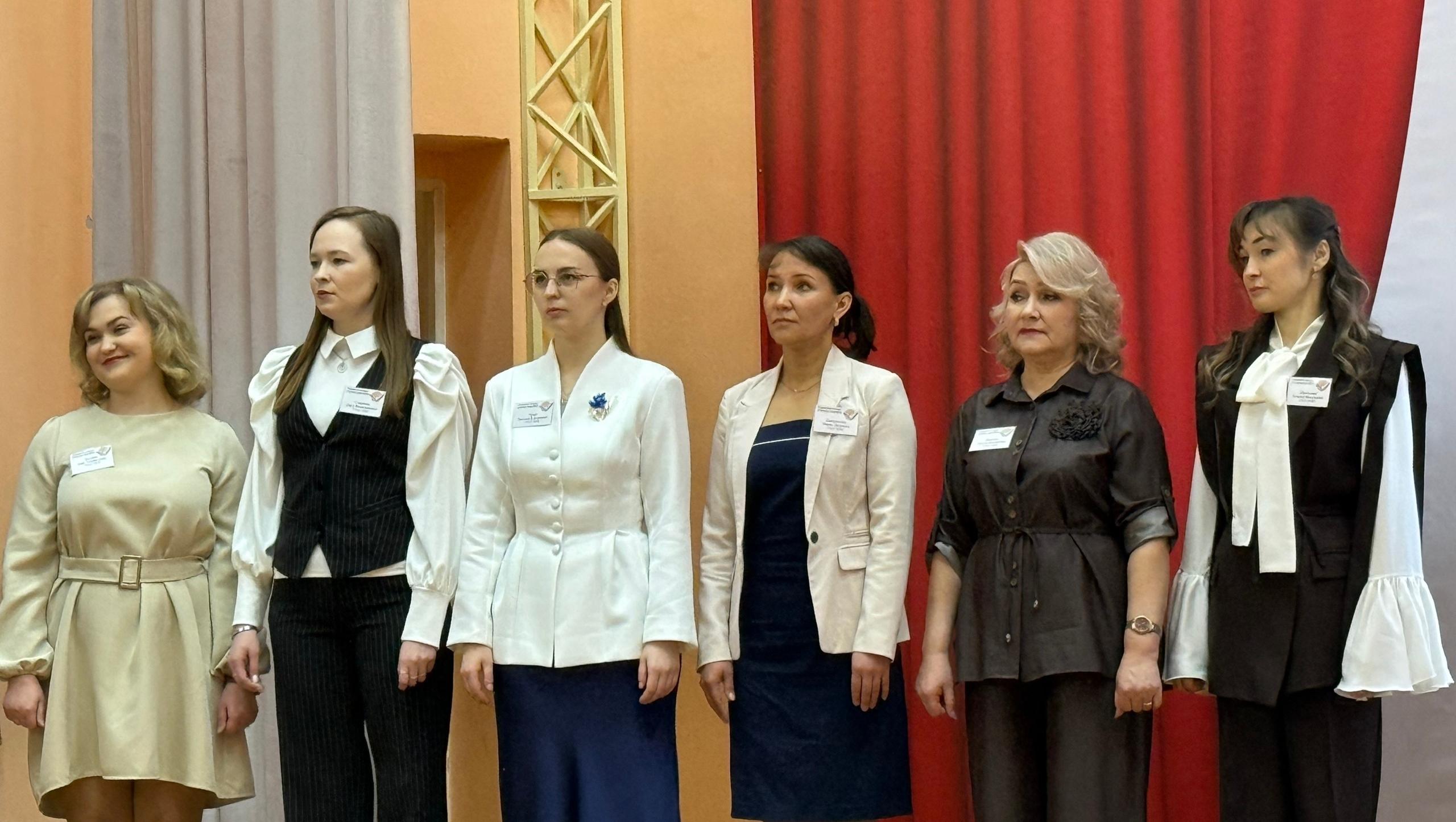 12 педагогов Марий Эл борются за звание «Учителя года»