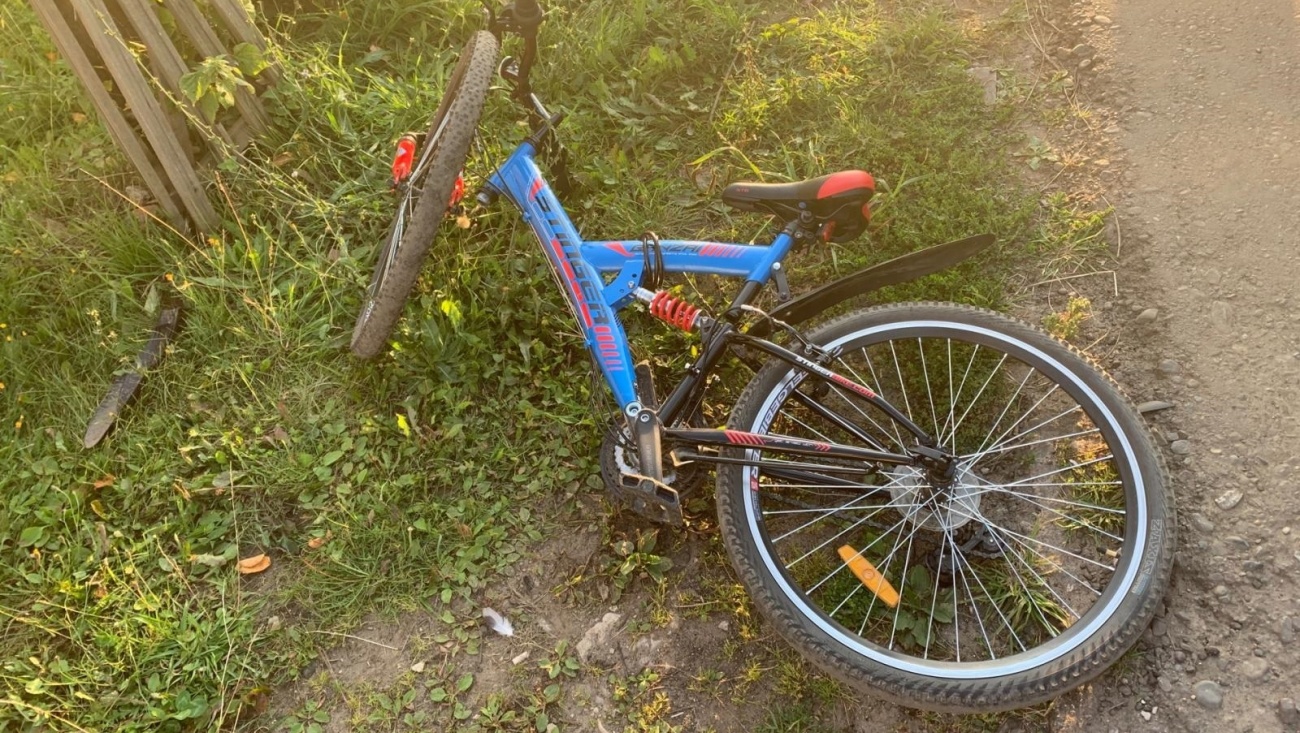 В Параньге иномарка сбила 9-летнюю велосипедистку