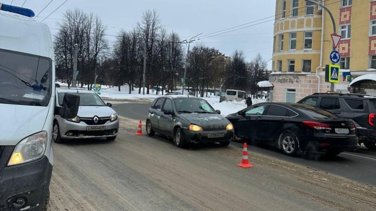 В Йошкар-Оле 34-летнюю женщину сбил автомобиль