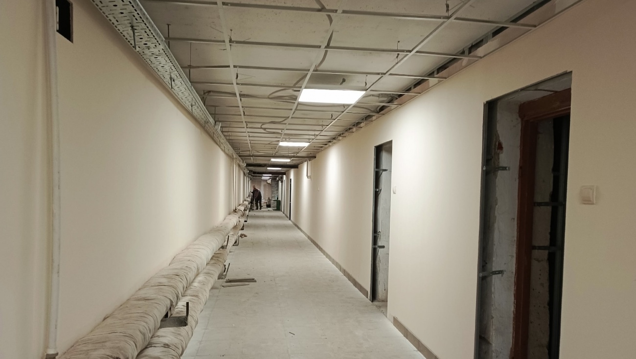 Подвалы одной из школ Советского района переоборудуют под укрытие