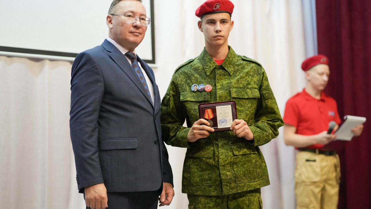 Лучшим юнармейцам Марий Эл вручили медали «Юнармейская доблесть»