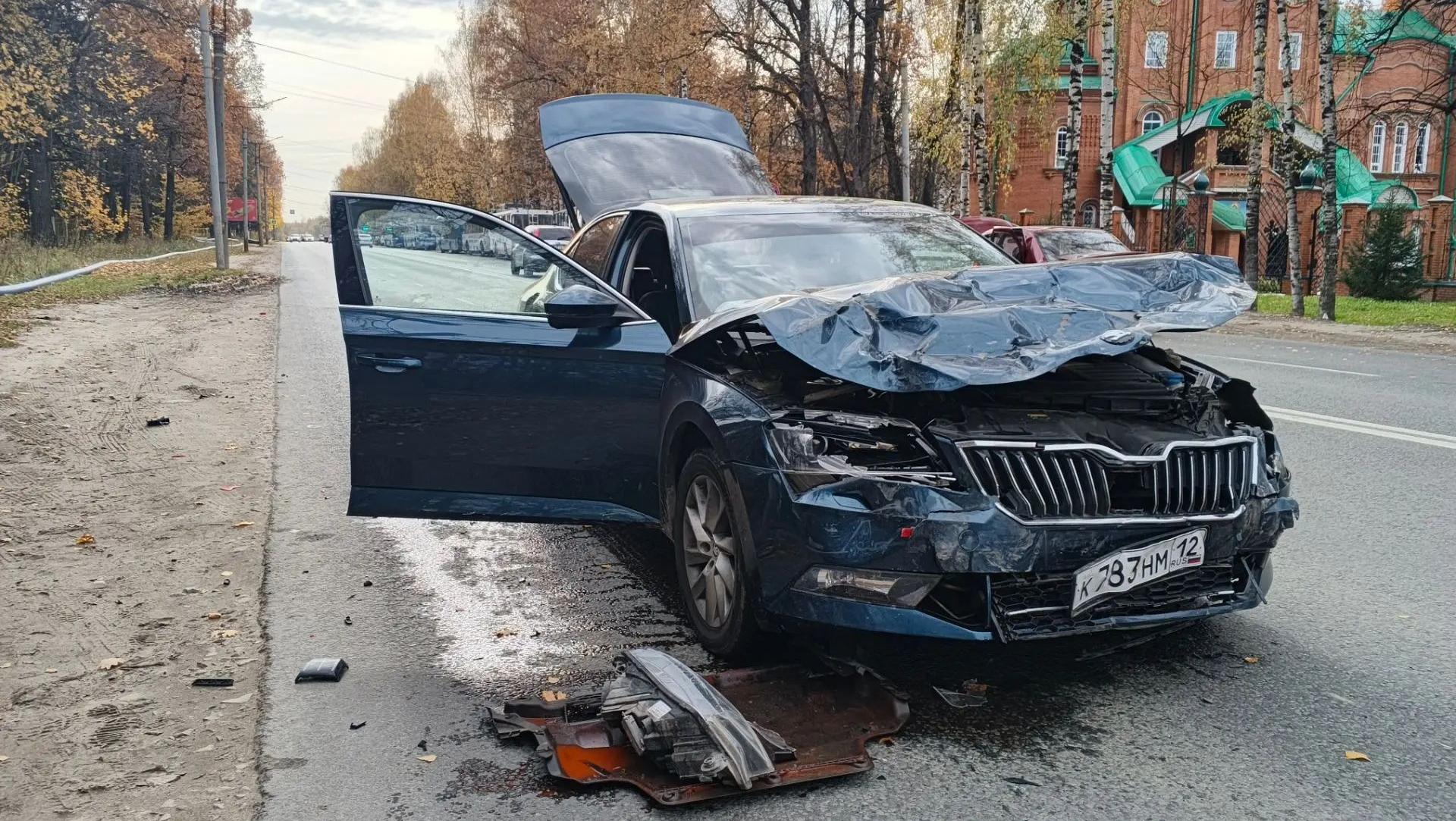 В Йошкар-Оле 77-летний водитель иномарки устроил ДТП с пострадавшими