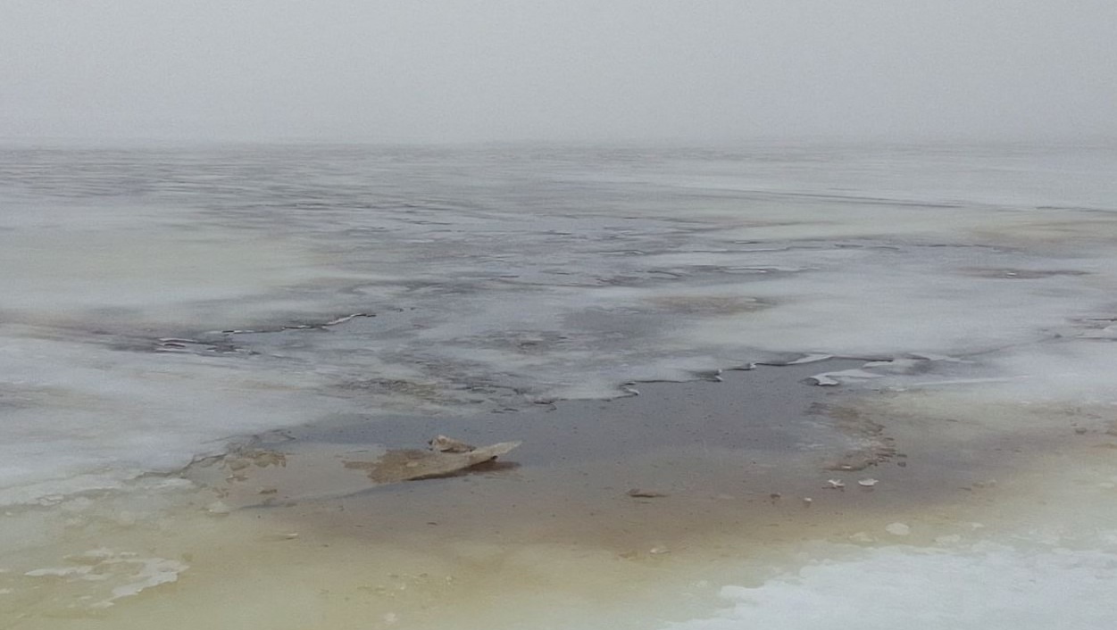 На Ветлуге в Юринском районе два рыбака оказались в полынье
