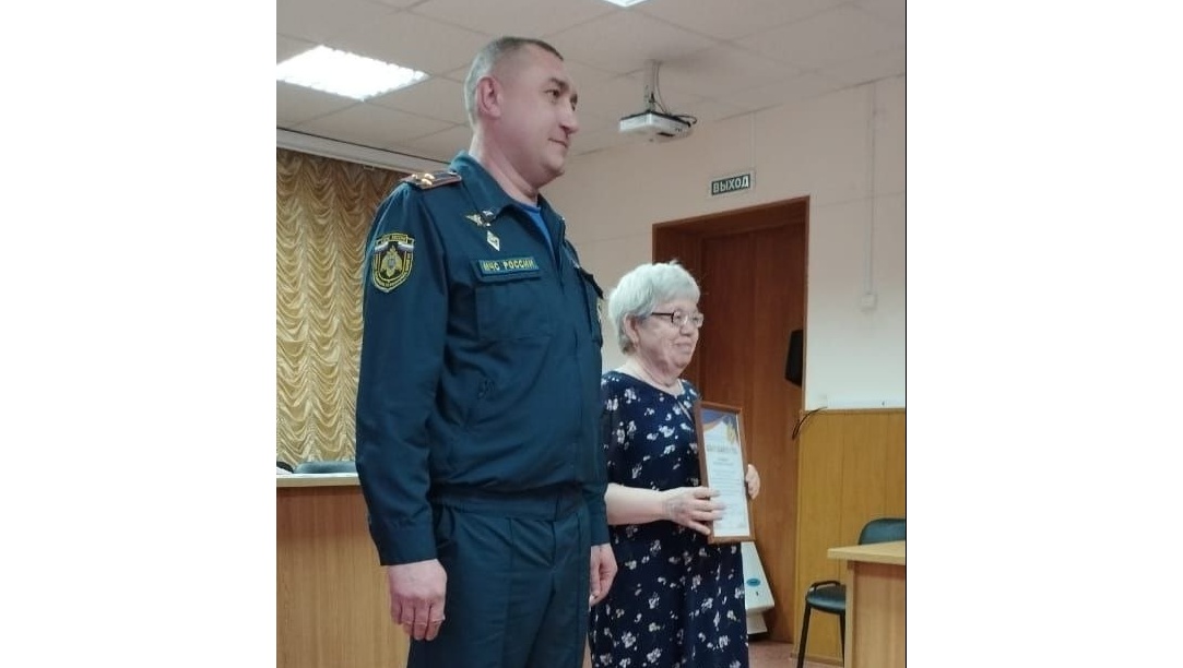 Двух жителей Оршанского района наградили за развитие добровольной пожарной охраны