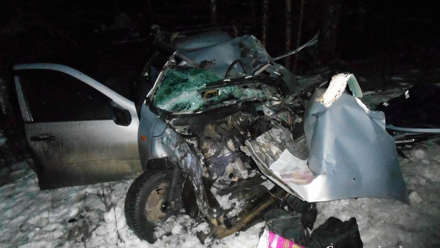 В Советском районе легковушка врезалась в «КамАЗ»