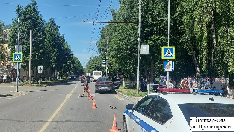 В Йошкар-Оле с места ДТП с тяжёлыми травмами госпитализировали пешехода