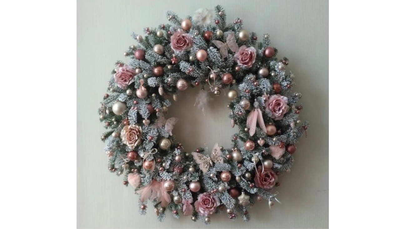 Как украсить дом цветами к Новому году