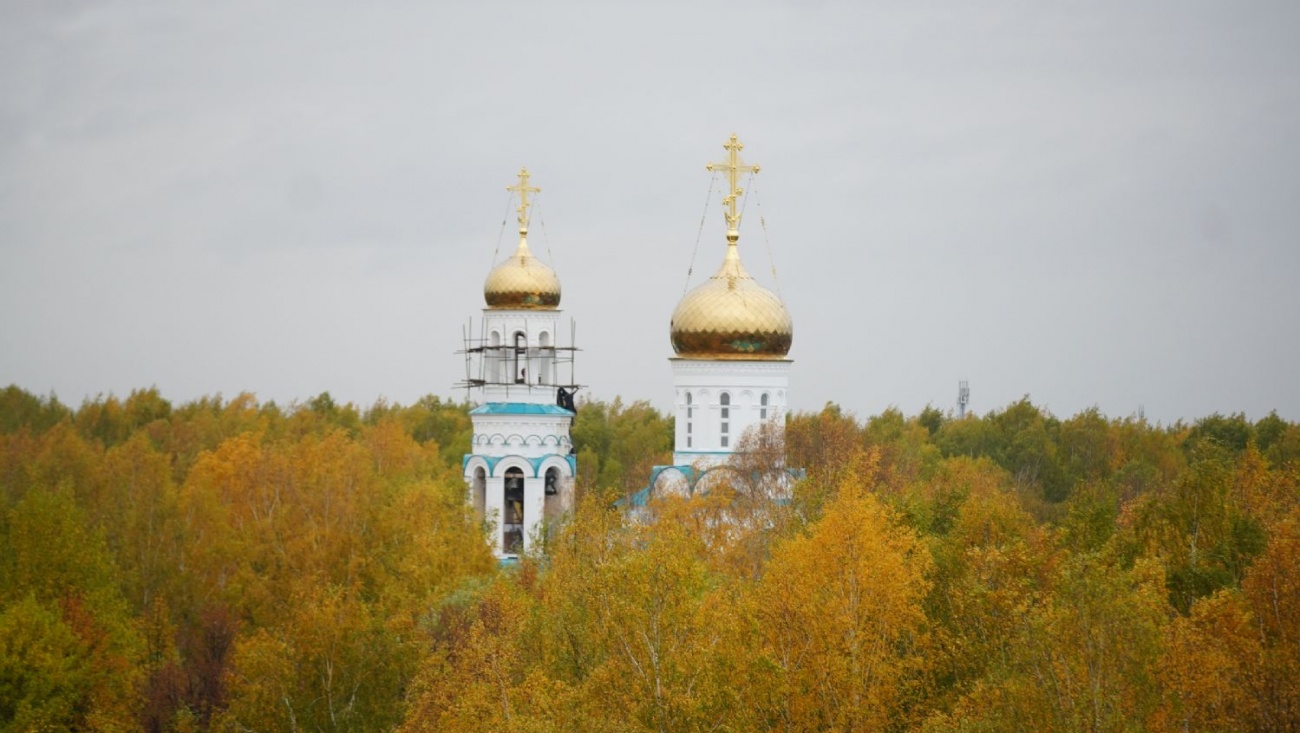 В «Тарханово» на крестильный домовой храм подняли крест