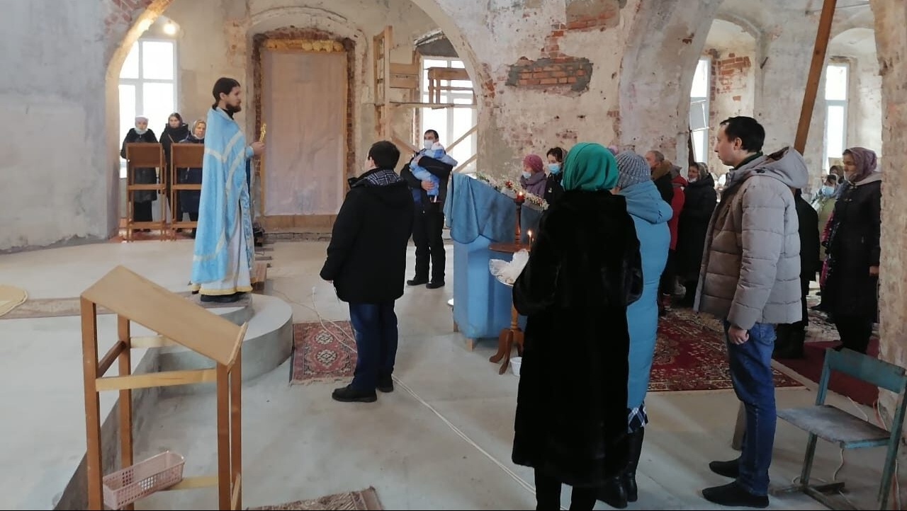 В Козьмодемьянске в возрождающейся Тихвинской церкви освятят воду
