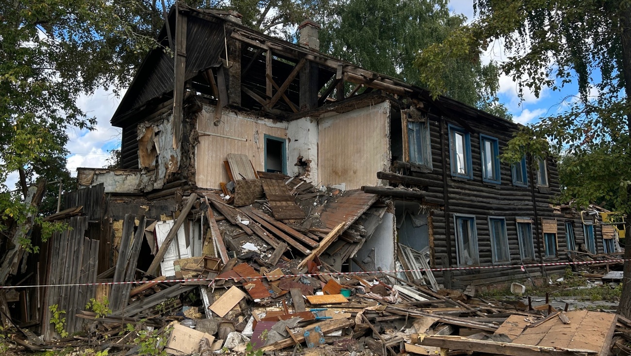 На улице Деповской в Йошкар-Оле разобрали двухэтажный дом