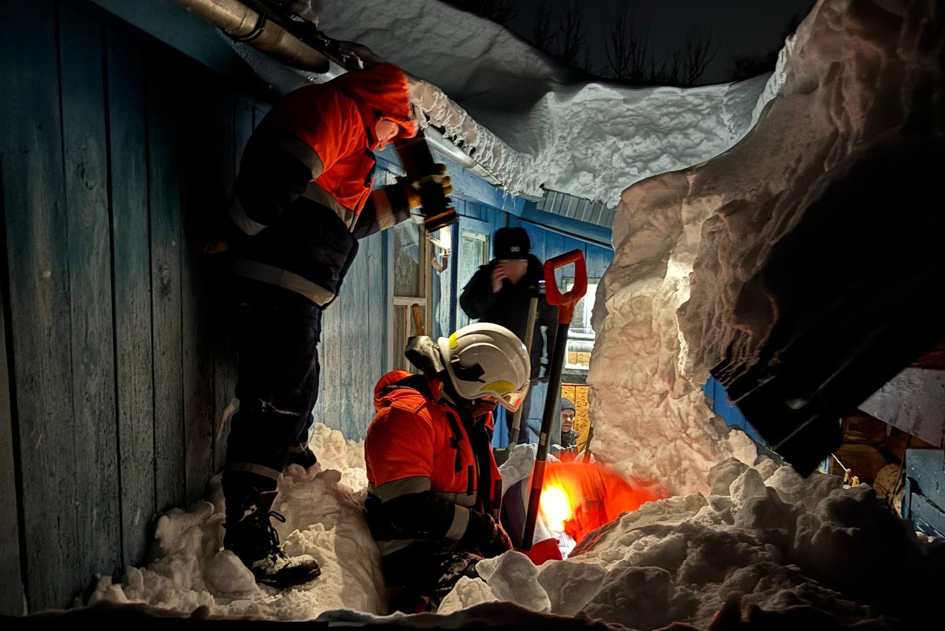 В Куяре спасатели извлекли из-под снега тело 60-летнего мужчины