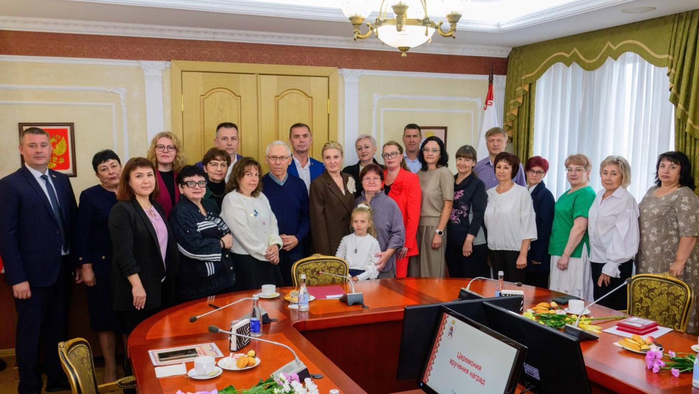 В Йошкар-Оле за помощь фронту наградили волонтёров группы «Неравнодушные»
