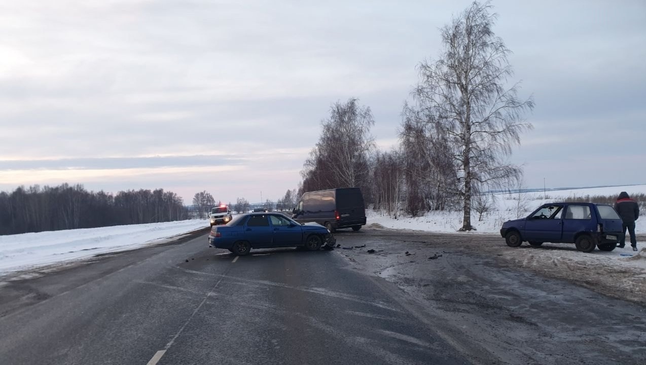 В ДТП в Горномарийском районе пострадали водитель и несовершеннолетний пассажир «Оки»