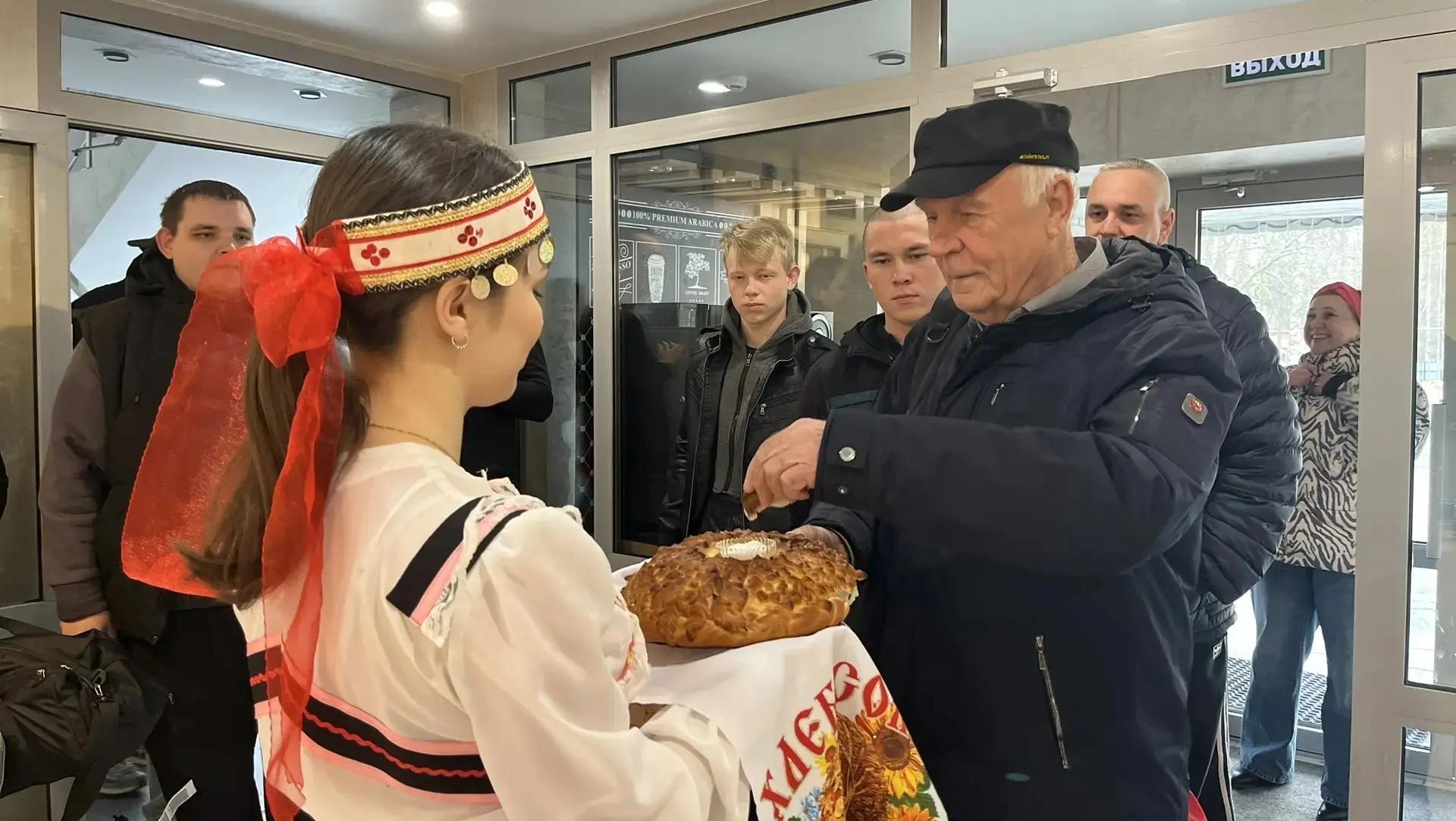 В Марий Эл с хлебом-солью встретили мастеров лесного дела