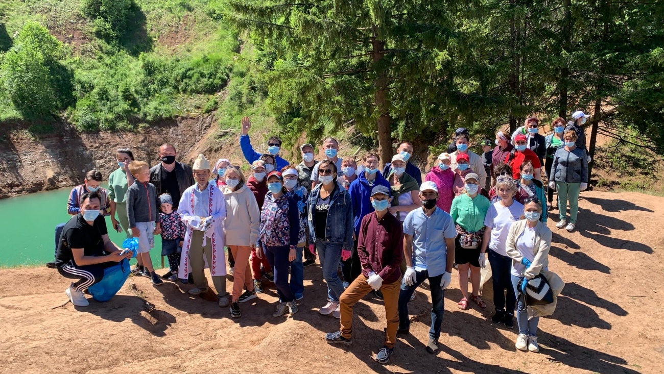 Театр драмы им. М. Шкетана принял участие  в уборке Морского глаза