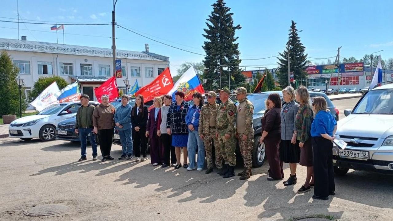 В Сернурском округе в преддверии 9 Мая прошёл праздничный автопробег 