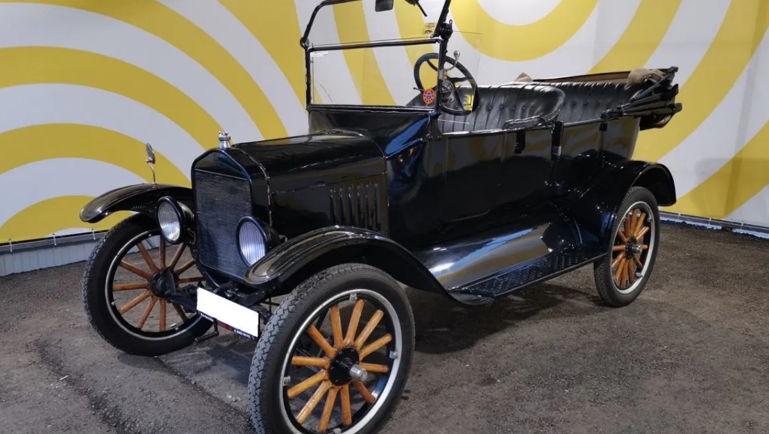 Поклонникам раритетных автомобилей предлагают заглянуть на сайт бесплатных объявлений