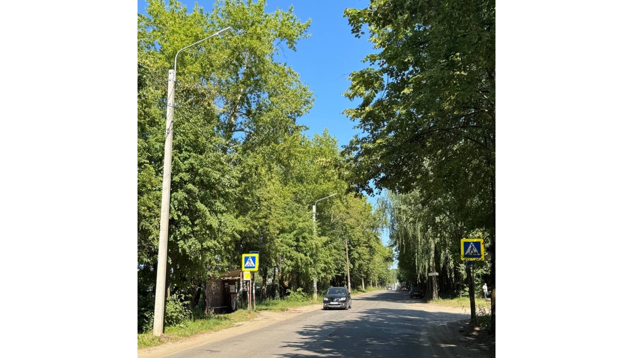 В Йошкар-Оле на Ленинградской улице монтируют новую линию уличного освещения