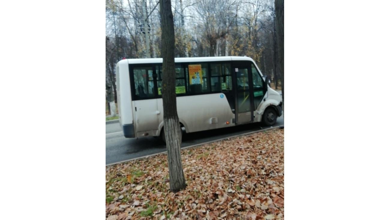 В Йошкар-Оле маршрутка №1 попала в аварию