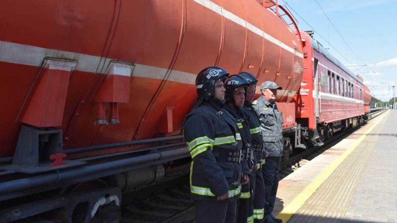 Пожарные поезда ГЖД укомплектованы к летнему сезону