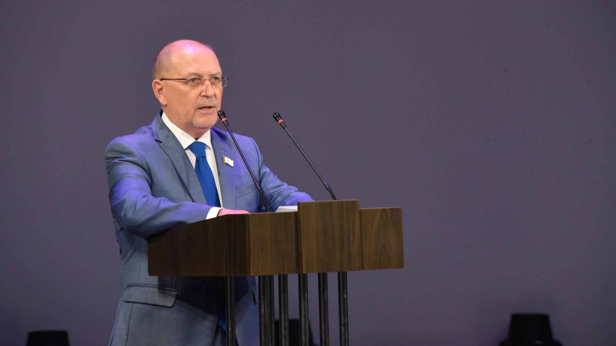 Михаил Васютин вручил государственные награды деятелям спортивной сферы республики
