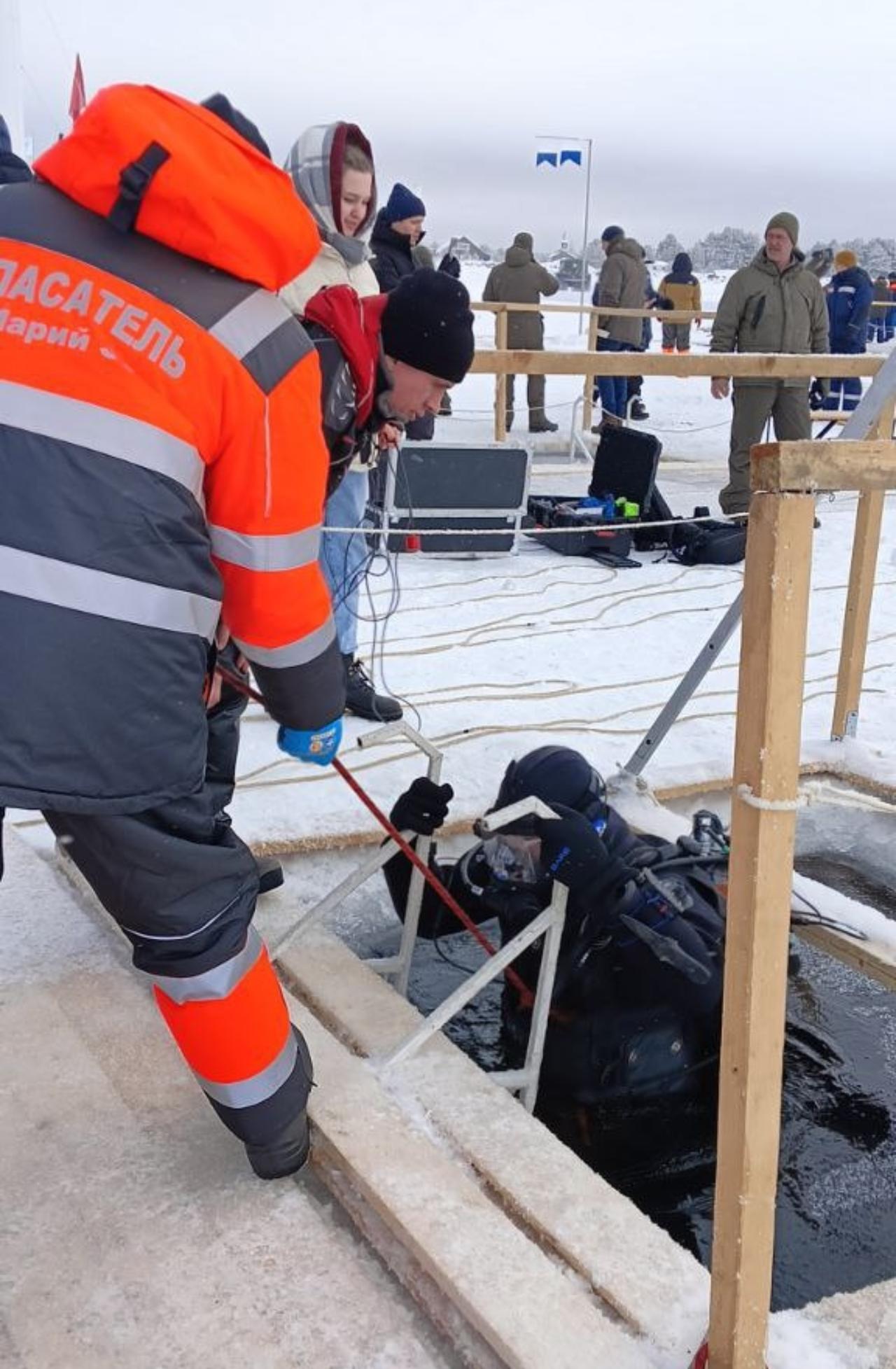 Водолазов Марий Эл обучали спускам в условиях экстремально низких температур